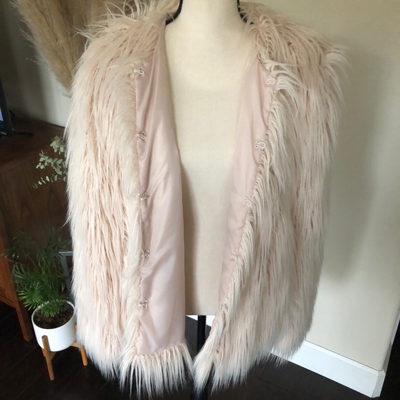 FUR! Blush Pink Faux Fur Jacket - Size Medium - Picture 5 of 11